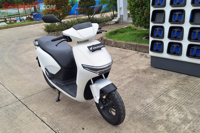 Scoopy Prestige White